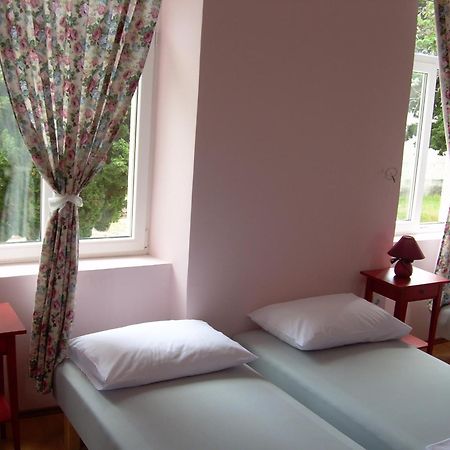 Phara Hostel Gdinj 外观 照片