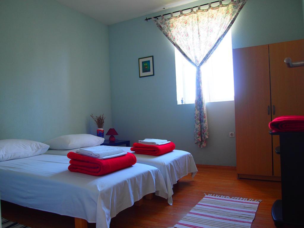 Phara Hostel Gdinj 外观 照片