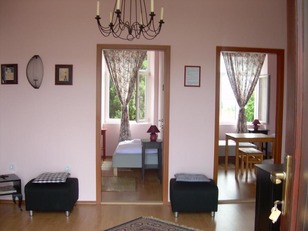 Phara Hostel Gdinj 外观 照片